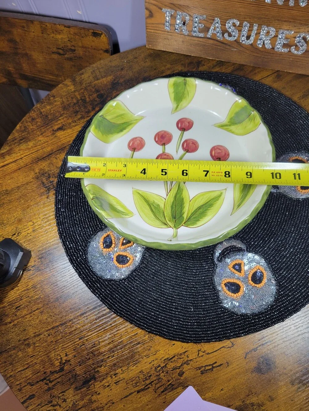 Laurie Gates 1999 cherry pattern Quiche/pie dish